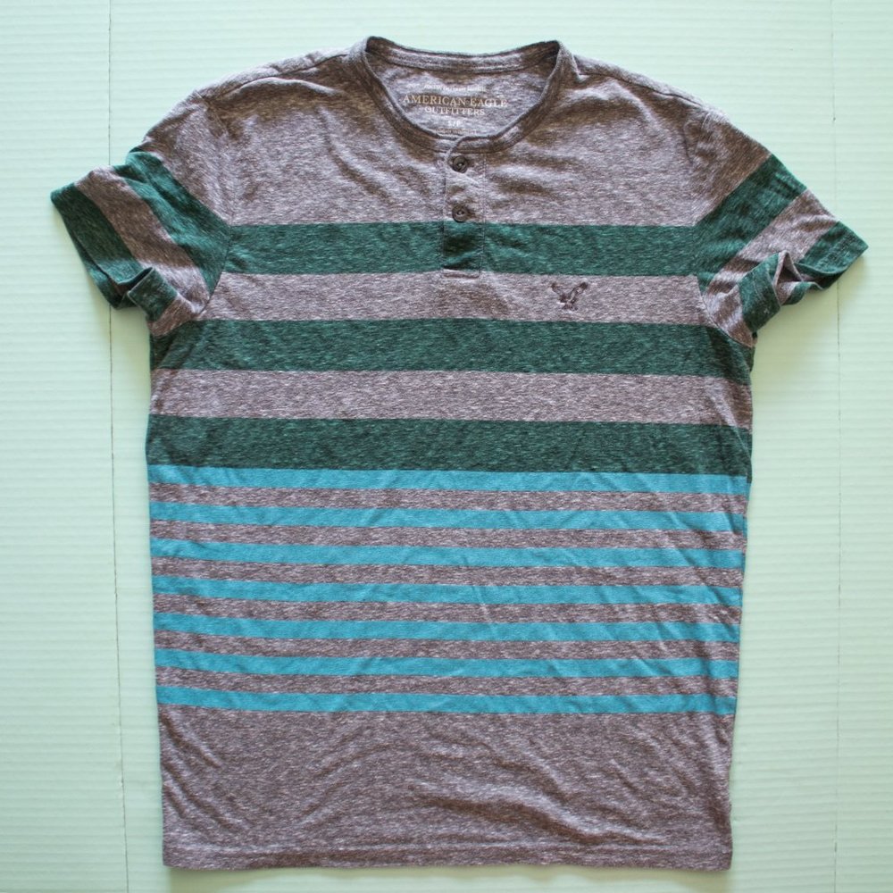 American Eagle Outfitter - Henley Style Grey Striped Short-sleeved Tee - Mens S - Picture 7 of 7